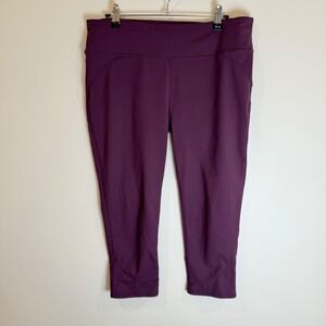 Fabletics Plum Purple Capri Leggings Athleisure Workout Fitness Size L